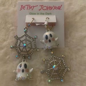Betsey Johnson Ghost Web Mismatched Earrings